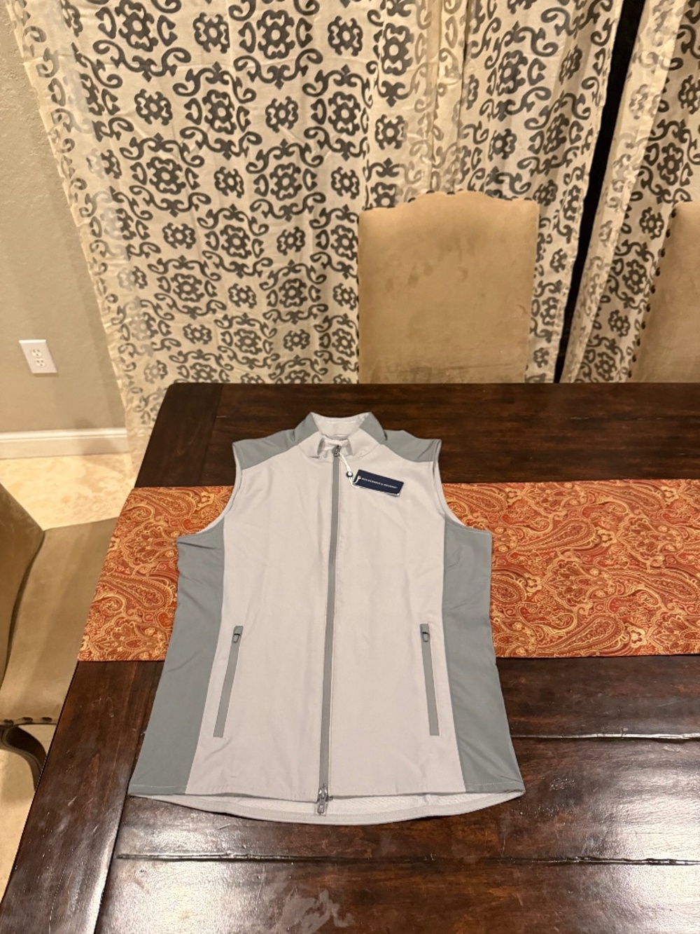 Holderness & Bourne Men's Small Gray The Hayes Vest MSRP $195
